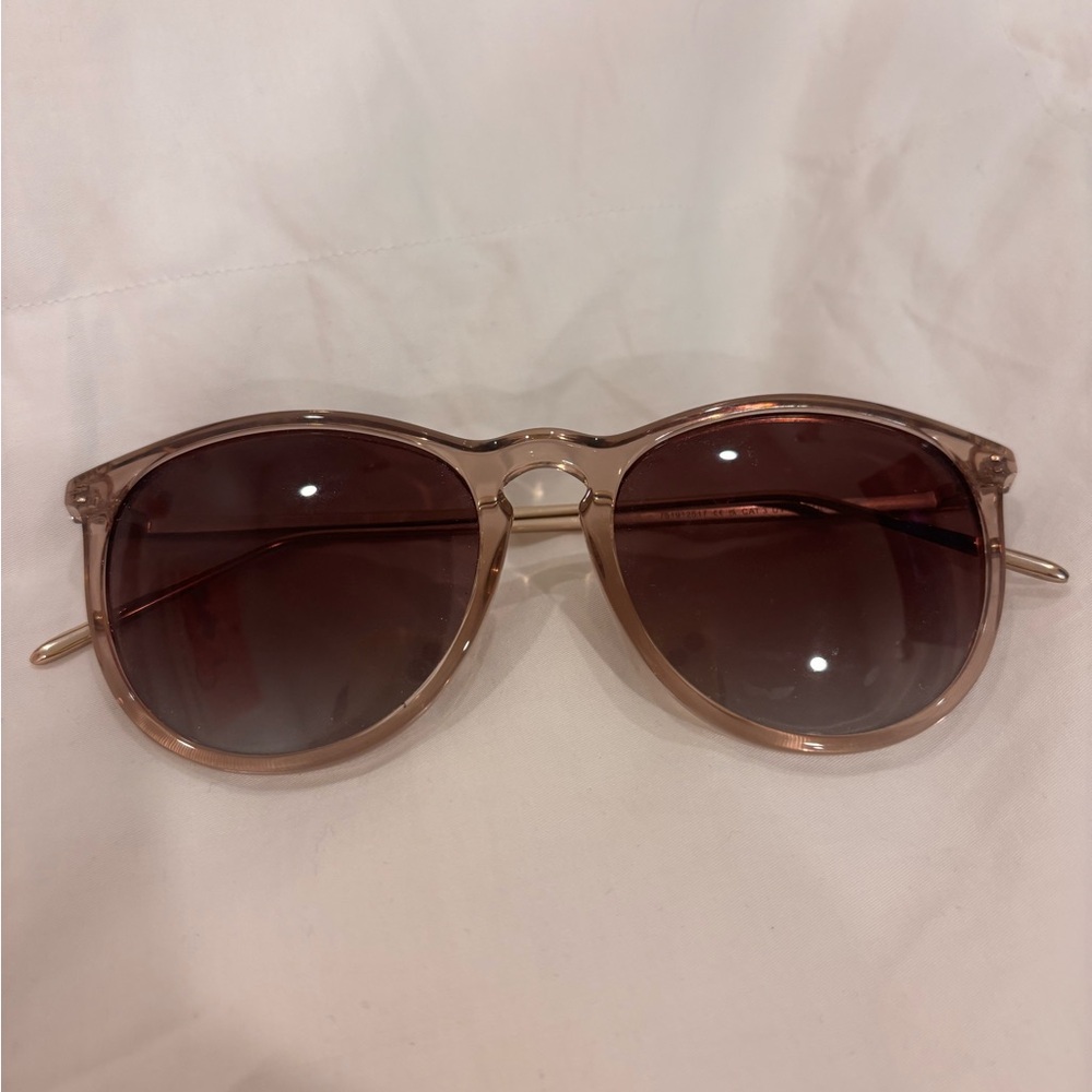 Pilgrim Vanille Sunglasses - Picture 2 of 2